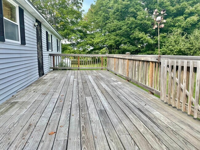 Building Photo - 543 Tiffany Rd