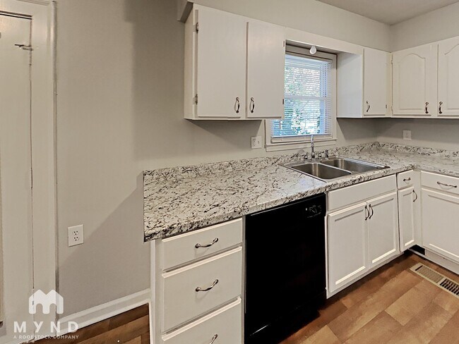 Foto del edificio - 6852 Cherry Cir