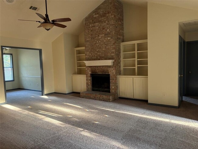 Building Photo - 2610 Willow Way