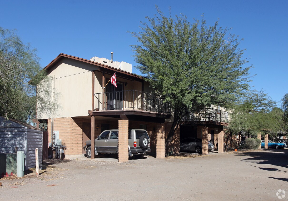 Primary Photo - 3407 E Presidio Rd