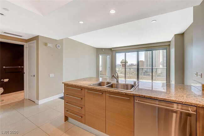 Building Photo - 222 Karen Ave