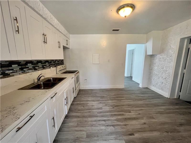 Foto principal - 1801 NW 87th St