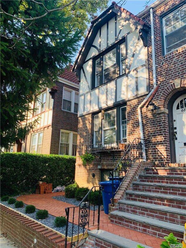 Foto principal - 68-41 Dartmouth St