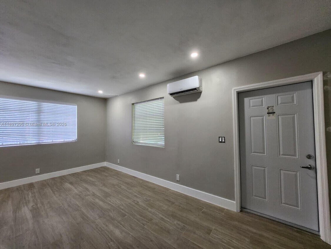 Foto del edificio - 6395 NW 23rd St