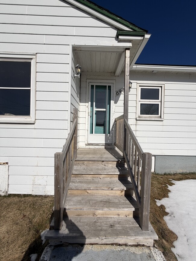 Building Photo - 694 Torbay Rd