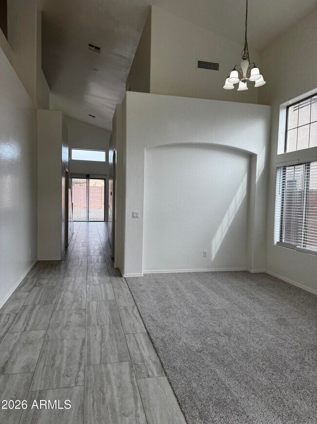 Foto del edificio - 15456 W Mescal St