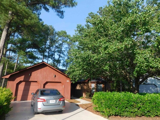 Foto del edificio - 120 Juneberry Ln