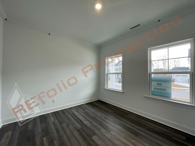 Building Photo - Stunning Brand New Beautiful 5 Bedroom, 4 ...