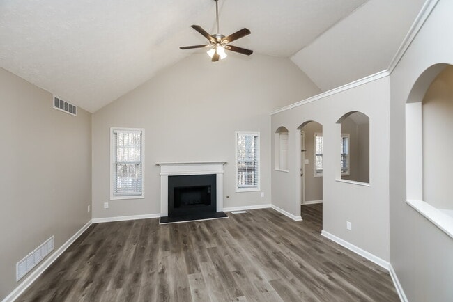 Building Photo - 2740 Owens Dr