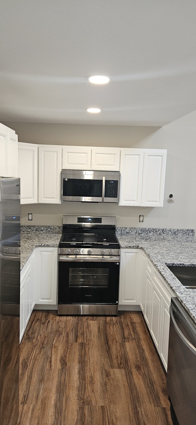 Building Photo - 5 Brandywine Ct