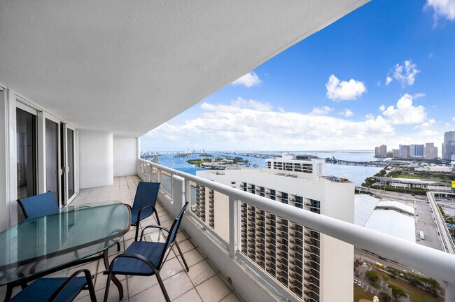 Foto del edificio - 1717 N Bayshore Dr