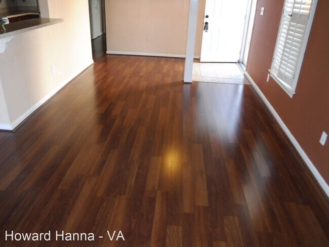 Foto del edificio - 3 br, 2 bath House - 252 Weller Blvd.