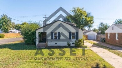 Building Photo - 908 N Lilac Ln