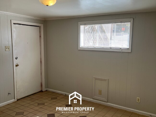 Foto del edificio - Cozy 1BR Apartment Near Downtown Huntsville w/ Bright Windows & Yard Access