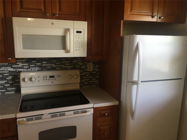 Foto del edificio - 3396 Foxcroft Rd