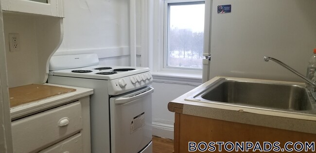 Building Photo - 1175 Boylston St
