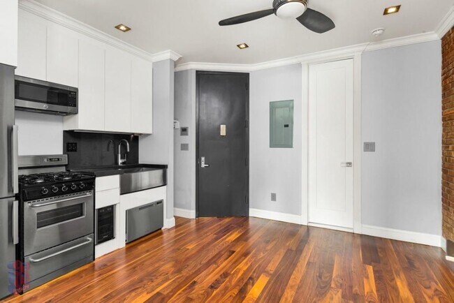 Foto del edificio - 16 E 116th St