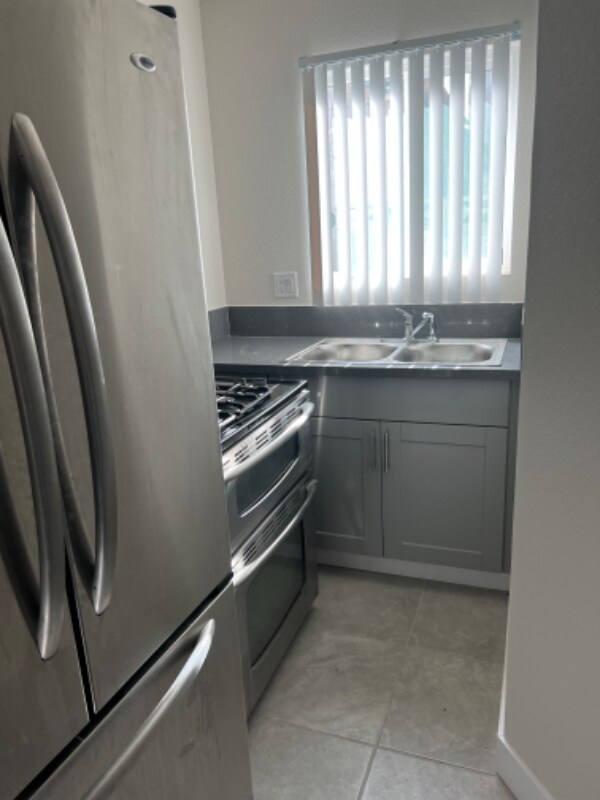 Foto del edificio - 6612 Light Breeze Dr