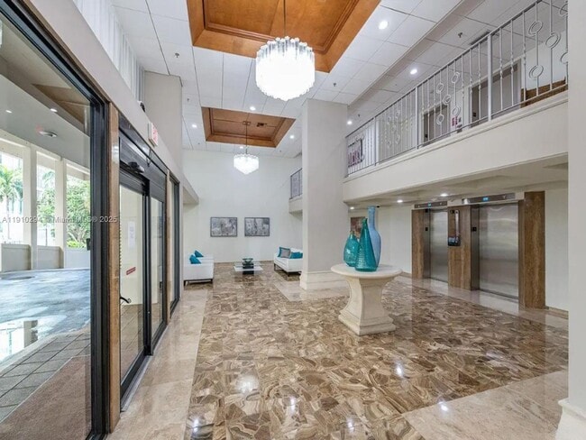 Foto del edificio - 6061 Collins Ave