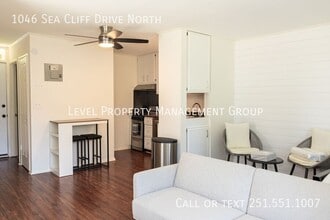 Building Photo - 1046 Sea Cliff Dr N