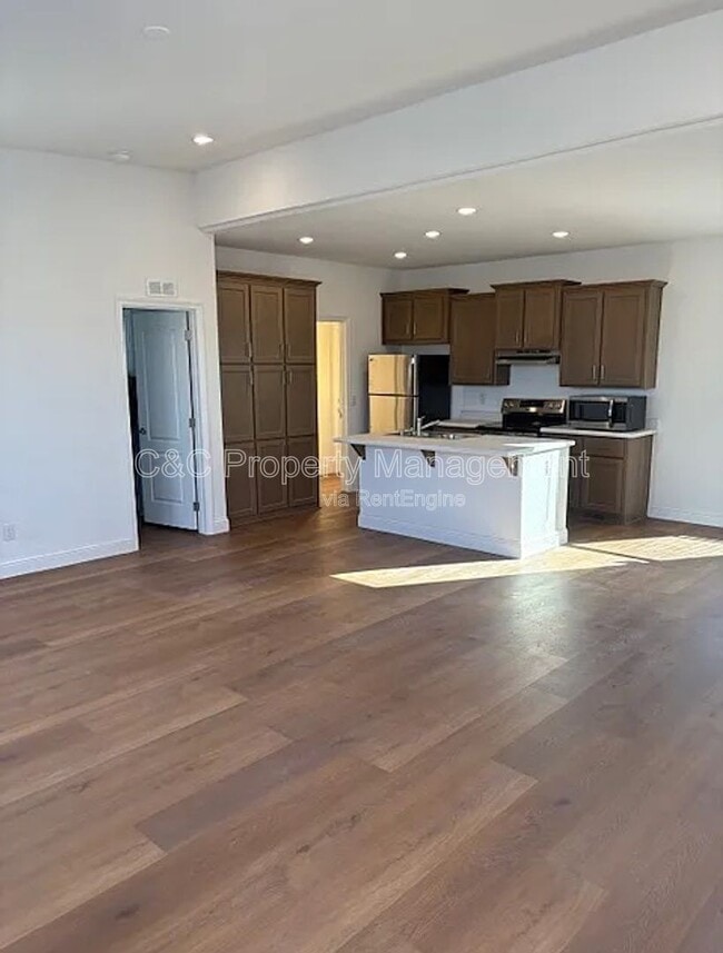 Foto del edificio - 759 W Chase Ave