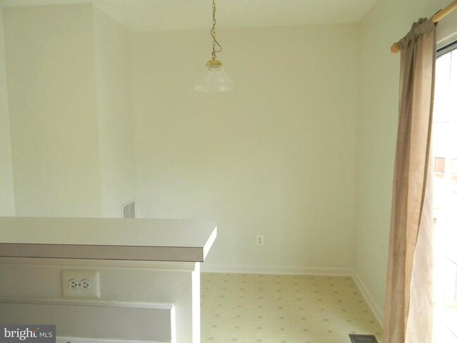 Building Photo - 113 Rabbit Chase Dr