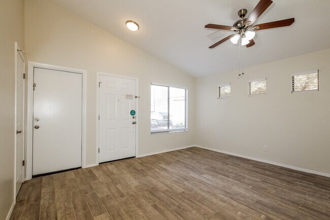 Building Photo - 10559 W Amelia Ave