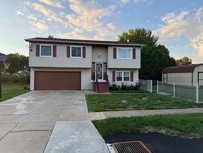 Building Photo - 2062 Asheboro Dr