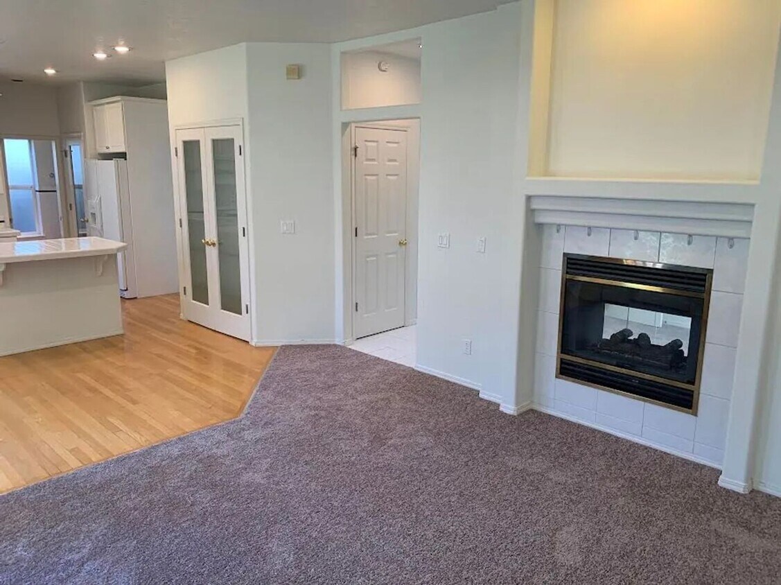 Building Photo - 16812 NW Paddington Dr