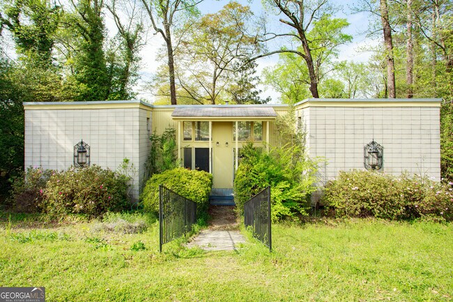 Building Photo - 2141 Ingleside Ave