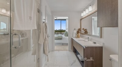 Building Photo - 6255 W Northwest Hwy