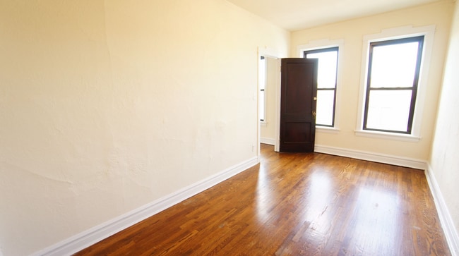 Building Photo - 2642 N Milwaukee Ave
