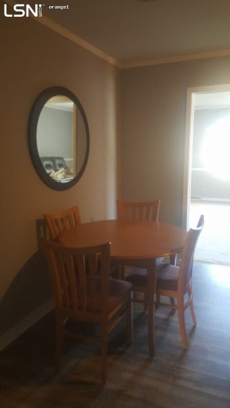 dining area off kitchen - 655 E 4th St