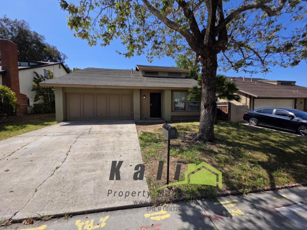 Primary Photo - 6085 Fennell Ave