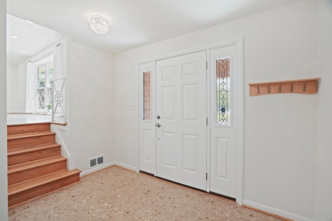 Foto del edificio - 6607 Lone Oak Dr