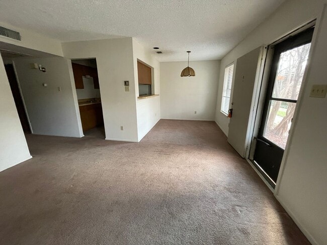 Building Photo - Sunset Heights, Near I-30 and Hulen Street 76107