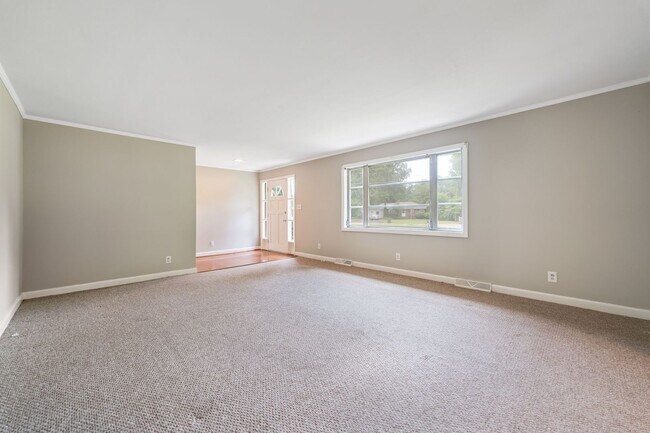 Foto del edificio - Beautiful 3-Bedroom Ranch Style Family Home with LARGE Fenced in Yard!