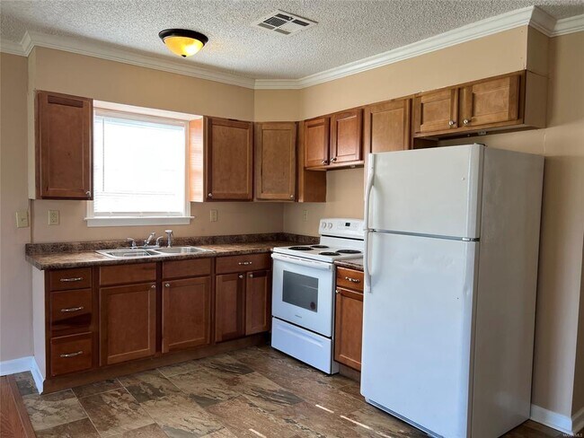Foto del edificio - 4230 Fairwood Dr