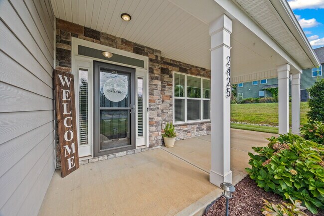 Foto del edificio - "Spacious 5-Bedroom Gem in Gastonia with 3...