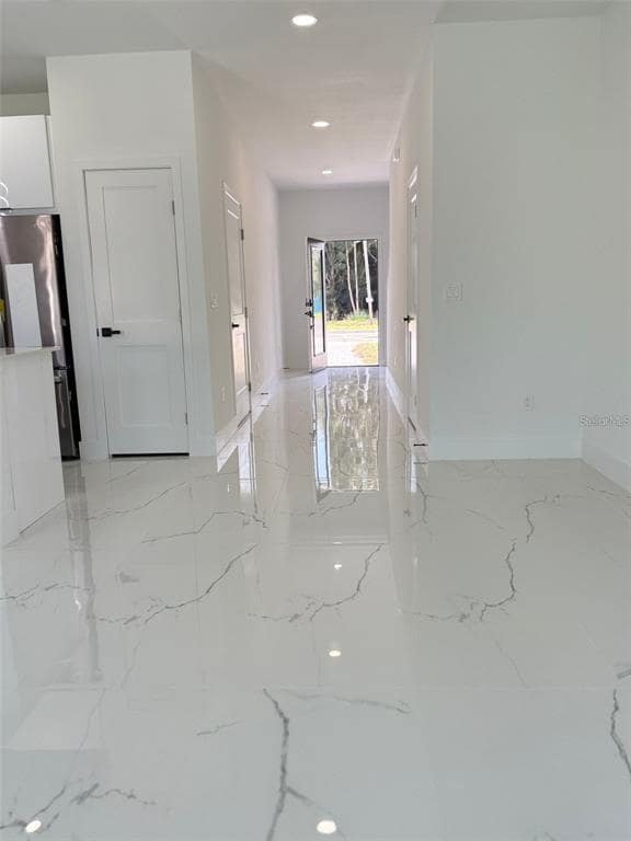 Building Photo - 2057 BARROSO