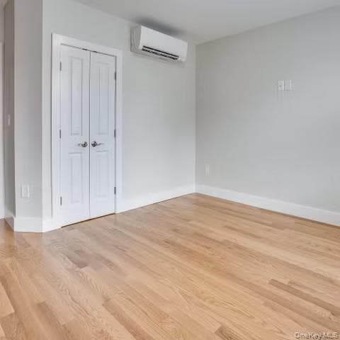 Building Photo - 16 S Division St