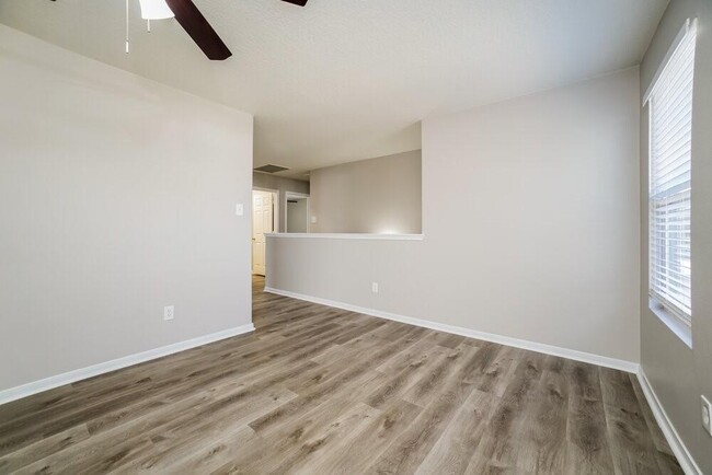 Building Photo - 20902 Fox Trot Ct