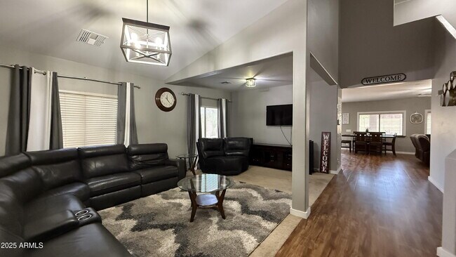 Foto del edificio - 3552 N Excalibur Pl