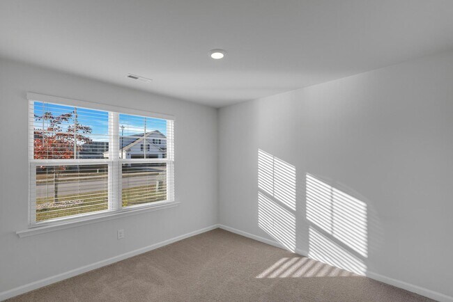 Building Photo - 113 Cassidy Ln