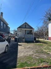 Building Photo - 1418 Mattison Ave