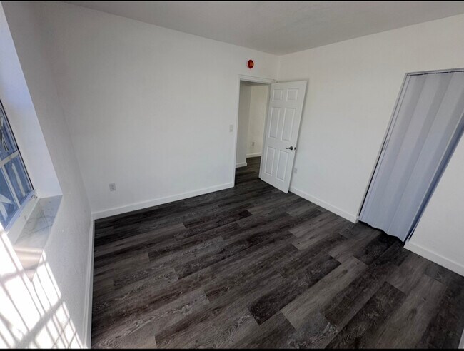 Foto del edificio - 5410 NW 13th Ave