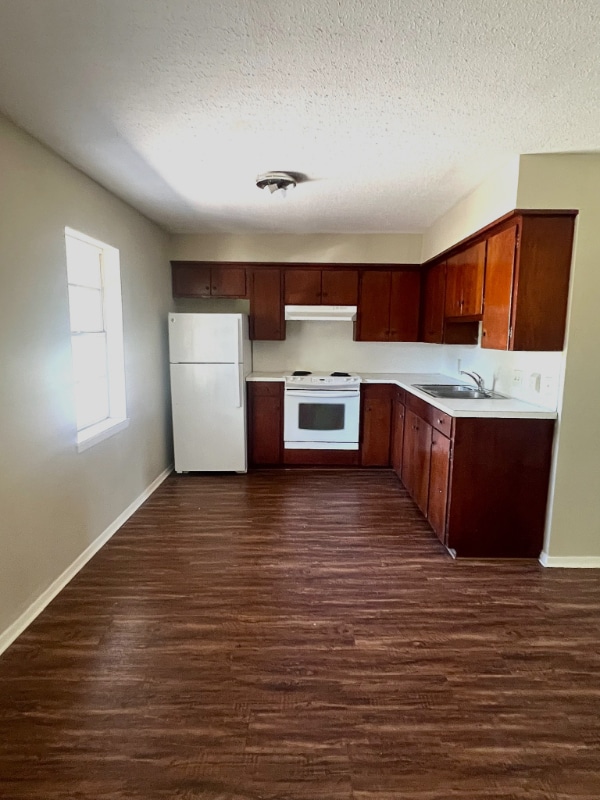 Foto del edificio - 317 W School St