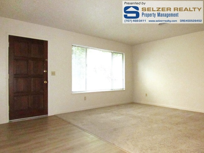 Building Photo - 340-344 El Rio Ct