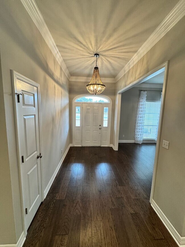 Foto del edificio - Large fully fenced yard.... Close to Barksdale Air Force Base.. BAFB