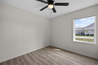 Building Photo - 3819 King St